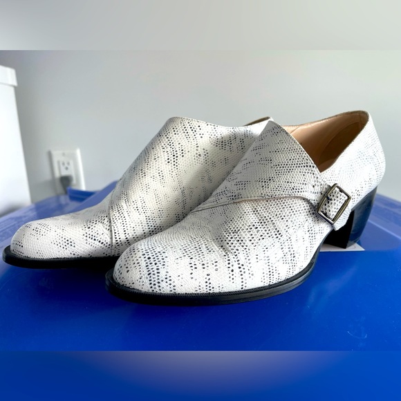 5YMEDIO Embossed Leather Block Heels (new) - Picture 1 of 6